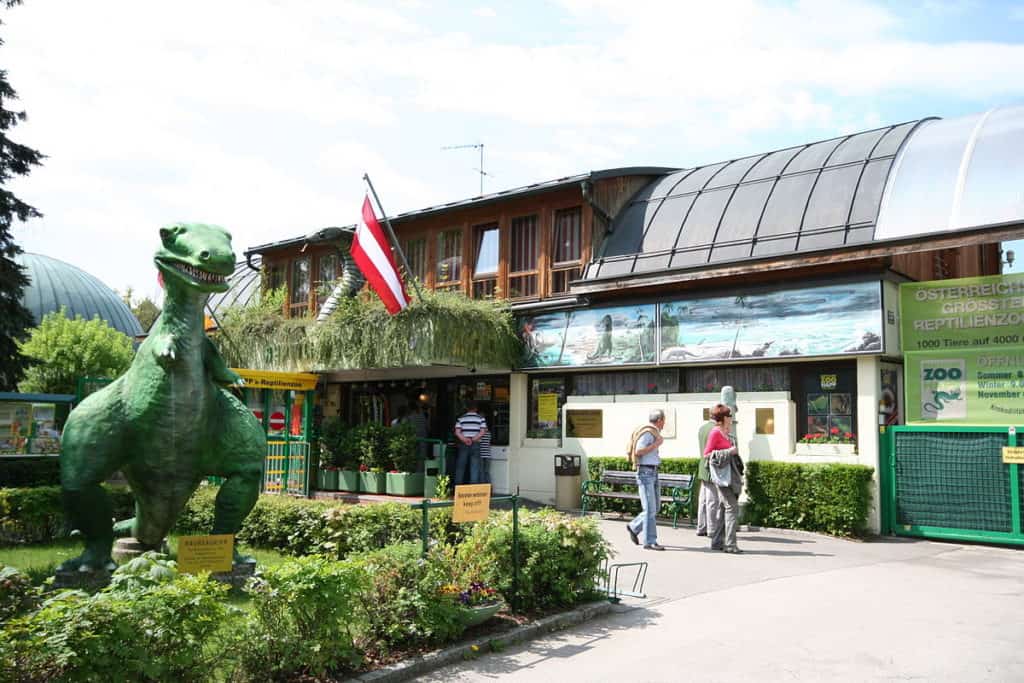 Reptilienzoo Happ in Klagenfurt mit Dinosaurier