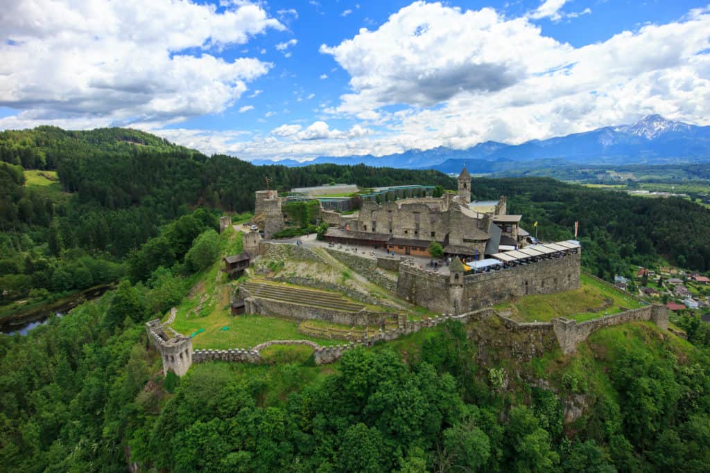 Burgruine Landskron bei Villach am Ossiacher See in Kärnten, Sitz der Adlerarena