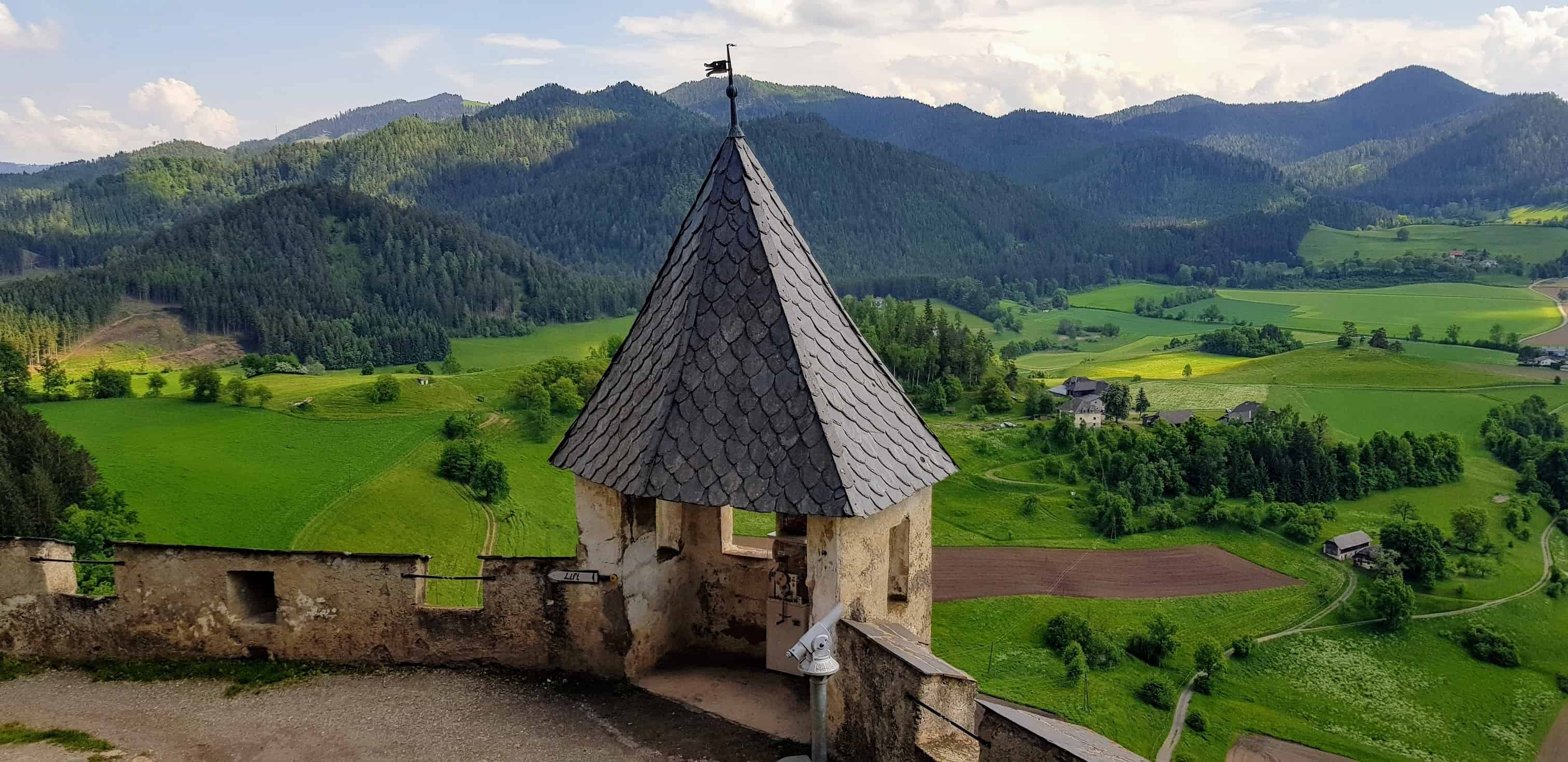 Wanderung und Ausflug auf Burg Hochosterwitz in Kärnten, Österreich. Aussichtspunkt.