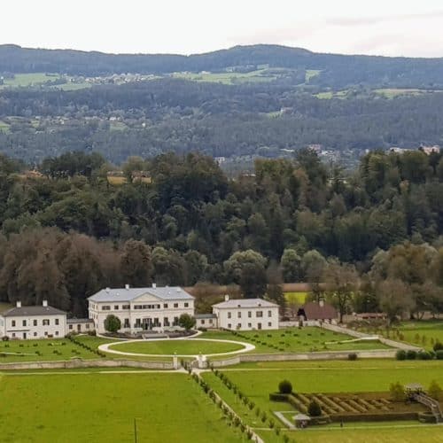 Schloss & Labyrinth Rosegg in Kärnten, Österreich - Sehenswürdigkeit in der Carnica Region Rosental