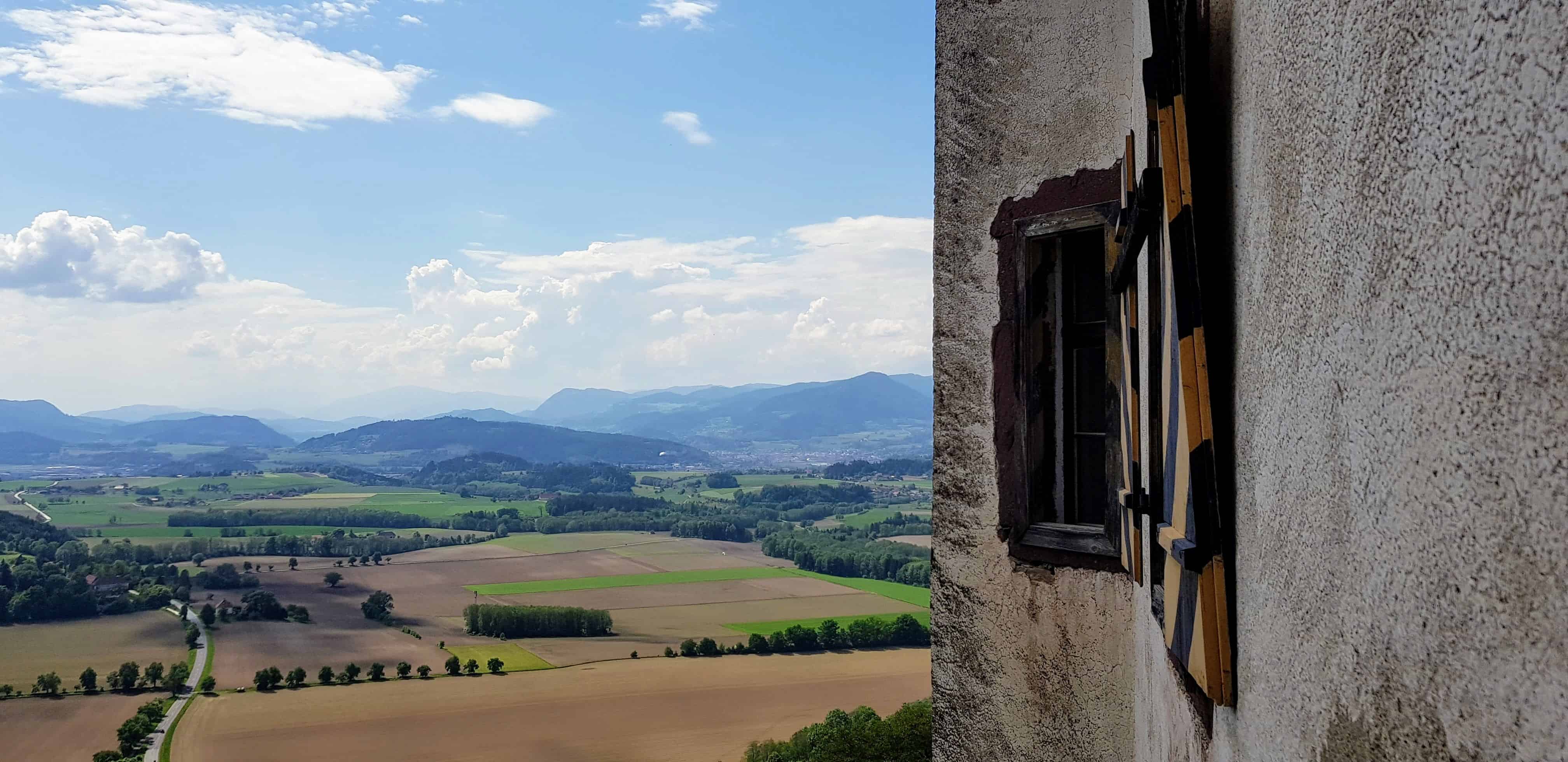 Die kinderfreundliche Burg Hochosterwitz ist landschaftlich reizvoll gelegen und ist beliebtes Ausflugsziel für Einheimische und Urlauber.