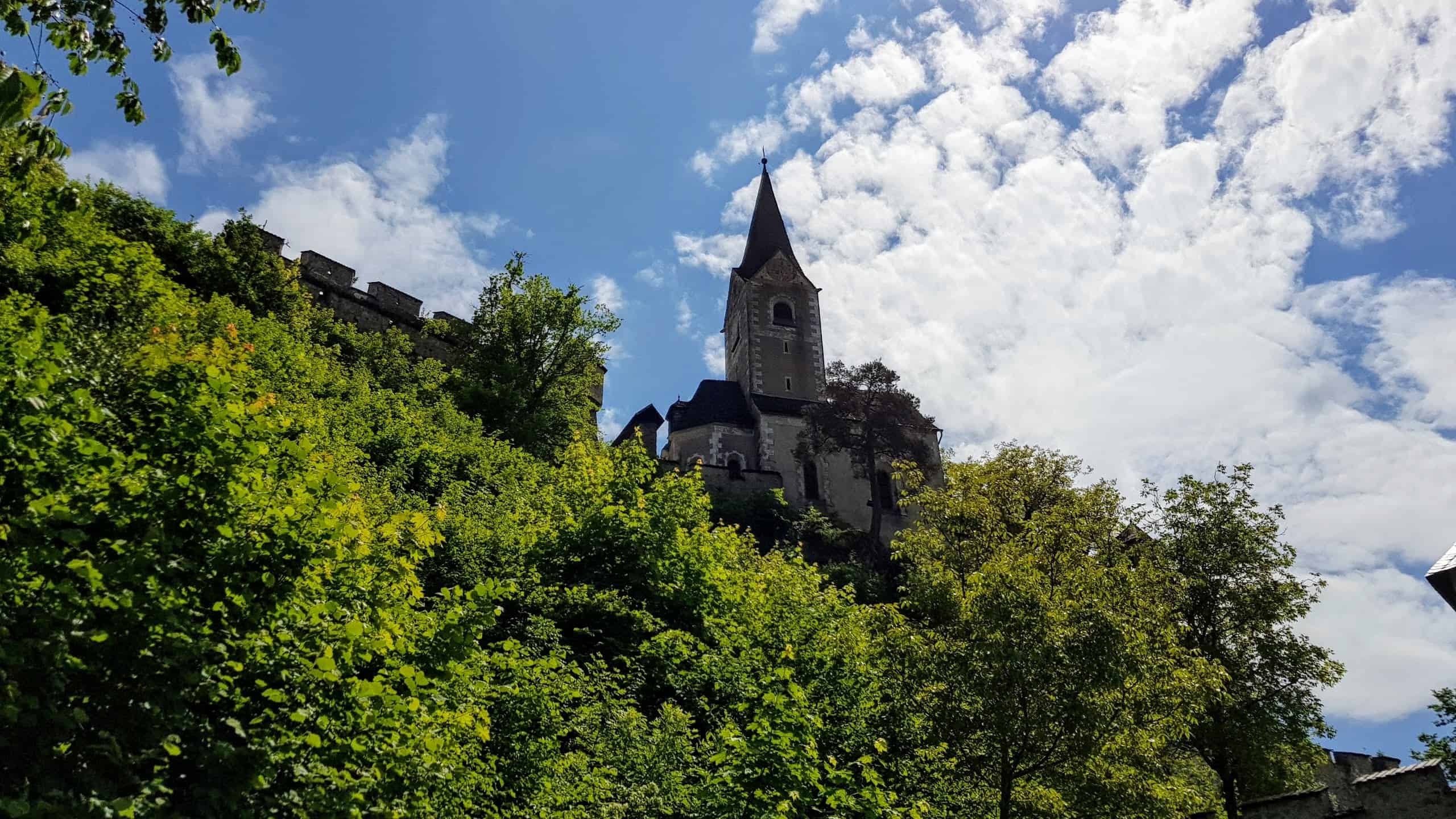 Die Burgkirche auf der Burg Hochosterwitz bei einem Besuch und Wanderung auf die Burganlage.