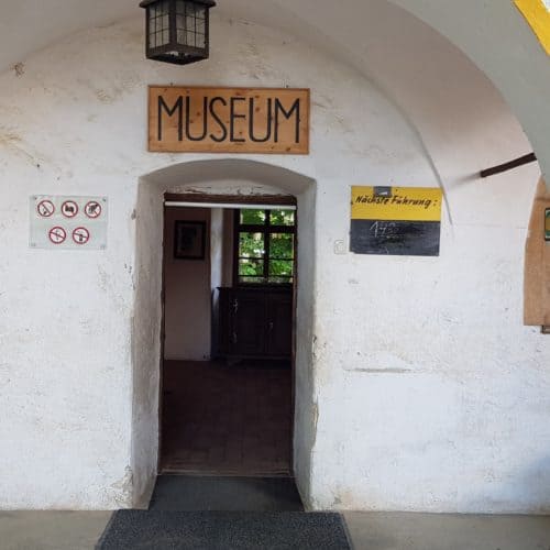 Schlechtwettertauliche Ausflugsziele in Kärnten - Museum Burg Hochosterwitz, täglich Führungen