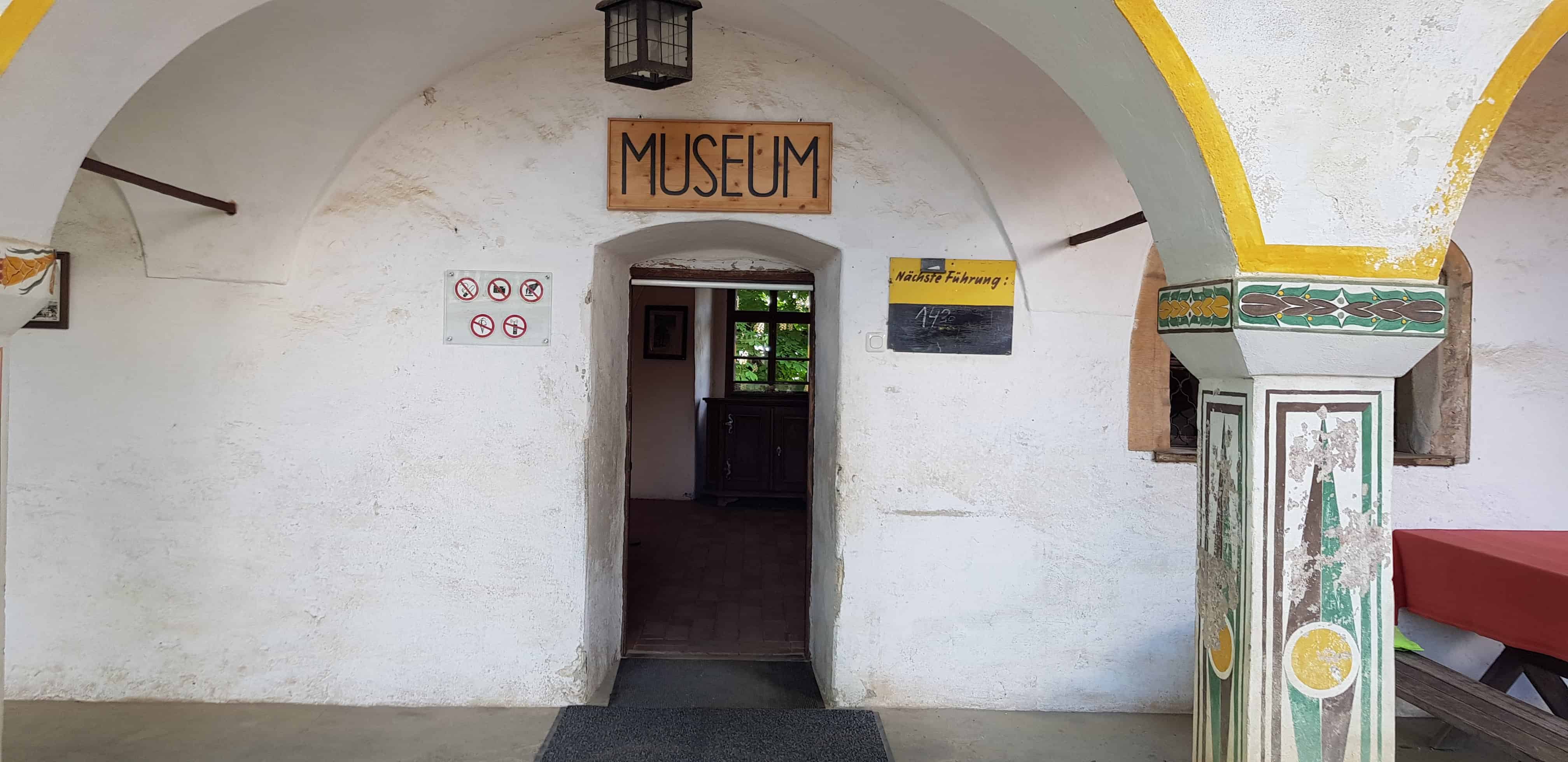 Schlechtwettertauliche Ausflugsziele in Kärnten - Museum Burg Hochosterwitz, täglich Führungen