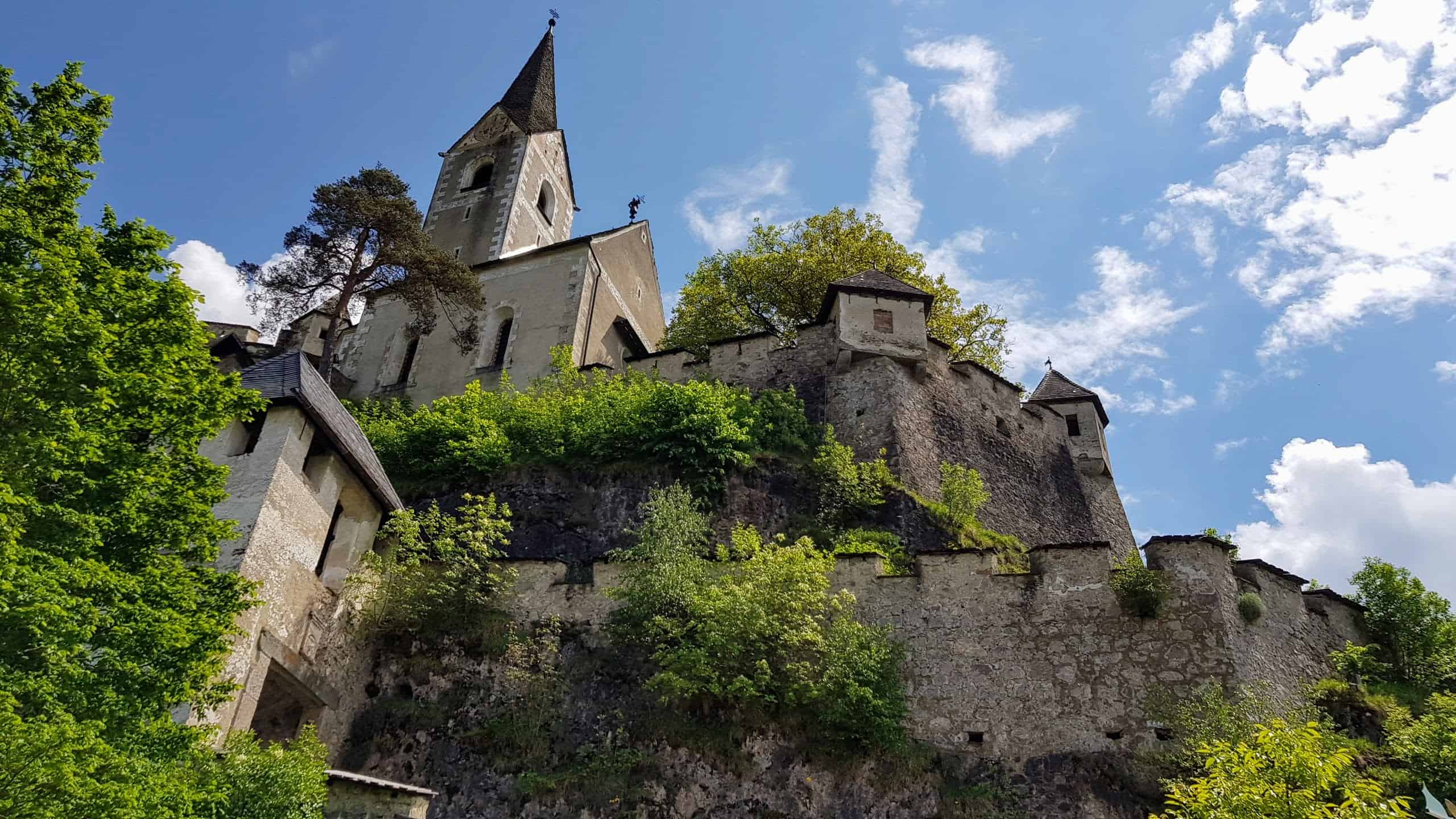 Burgkirche Ansicht Aufgang Wanderung auf Burg Hochosterwitz Kärnten