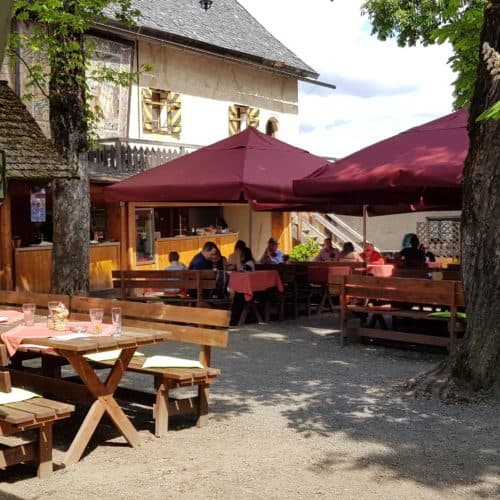 Burgrestaurant Burg Hochosterwitz - auch für Familienfeste, Feiern, Events usw. Beim Ausflug auf die Burg wird Kärntner Küche serviert.