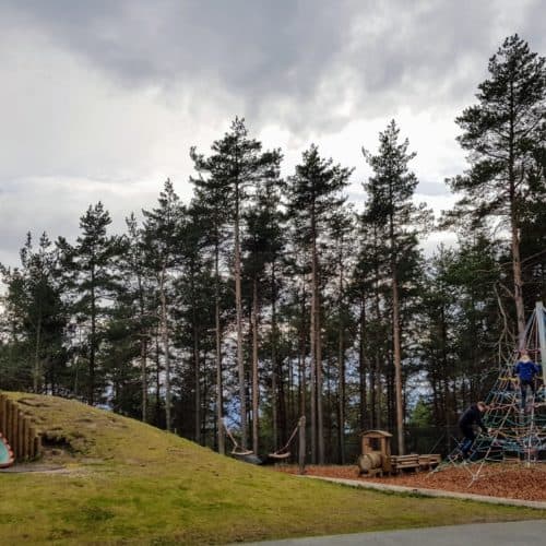 familienfreundliche Ausflugsziele Kärnten: Der Kinderspielplatz am Pyramidenkogel