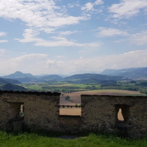 Aussichtsreicher Burgaufgang auf Kärntens TOP Ausflugsziel Burg Hochosterwitz