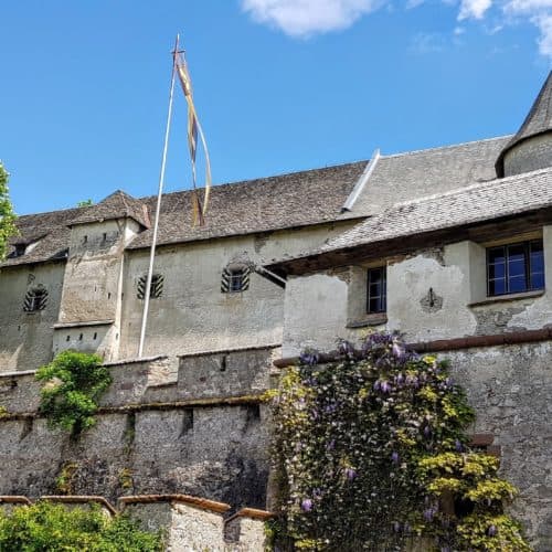 Führungen im Museum auf der Burg Hochosterwitz finden laufend statt und sind im Eintrittspreis inbegriffen.