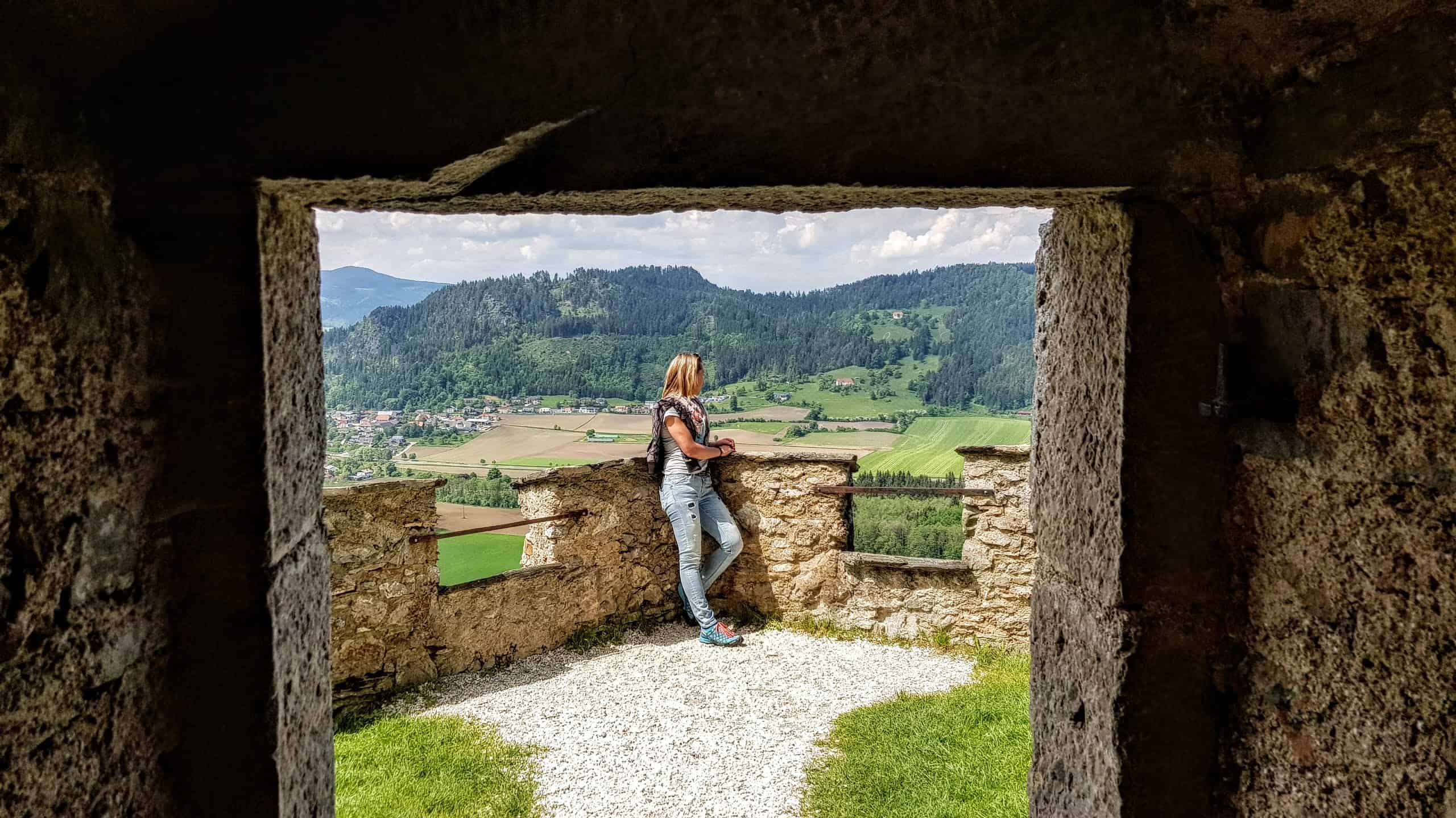 Impressionen Ausflug auf die Burg Hochosterwitz - Rastplatz mit Panorama-Sicht auf die Urlaubsregion Mittelkärnten.