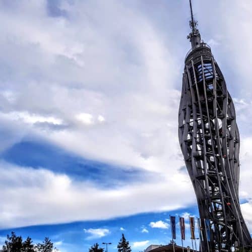 kinderfreundliche Ausflugsziele in Kärnten: Der Pyramidenkogel am Wörthersee mit Rutsche, Spielplatz uvm.