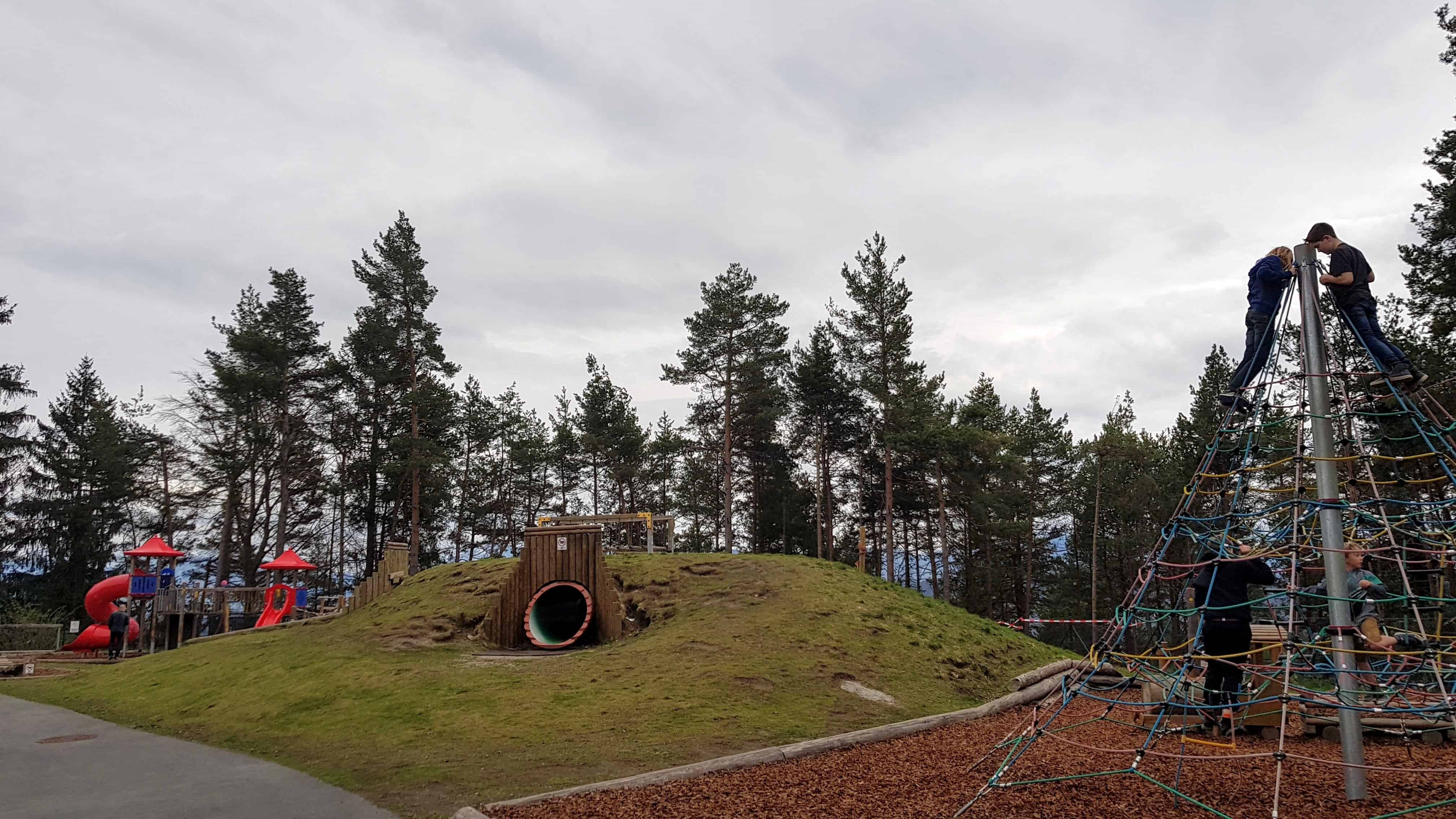 Kinderspielplatz am Pyramidenkogel - schöner Familienausflug am Wörthersee