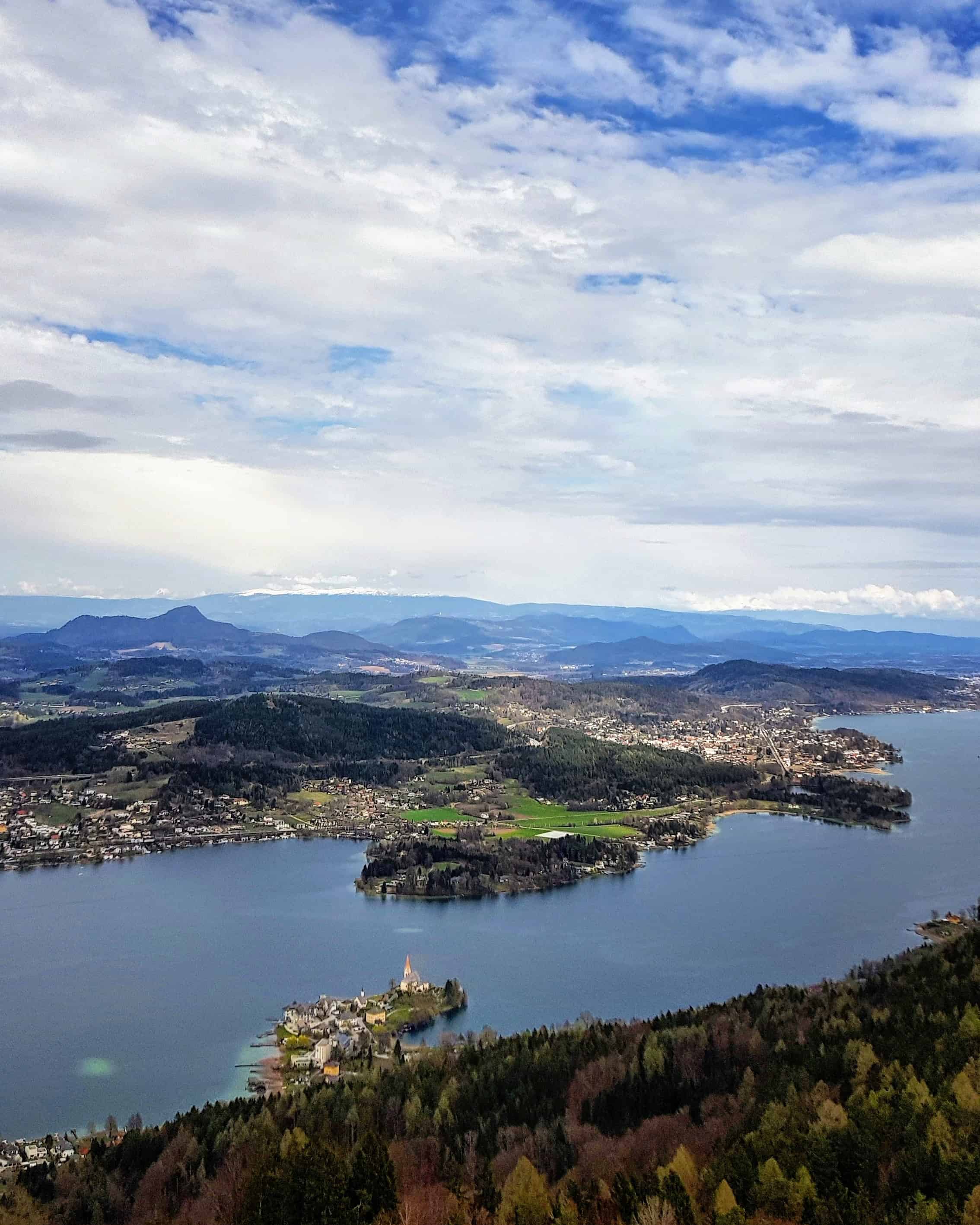 Maria Wörth Kärnten vom Aussichtsturm Pyramidenkogel Wörthersee