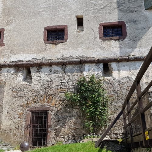 Mittelalterliche Mauern der Burg Hochosterwitz in Österreich - Mittelkärnten