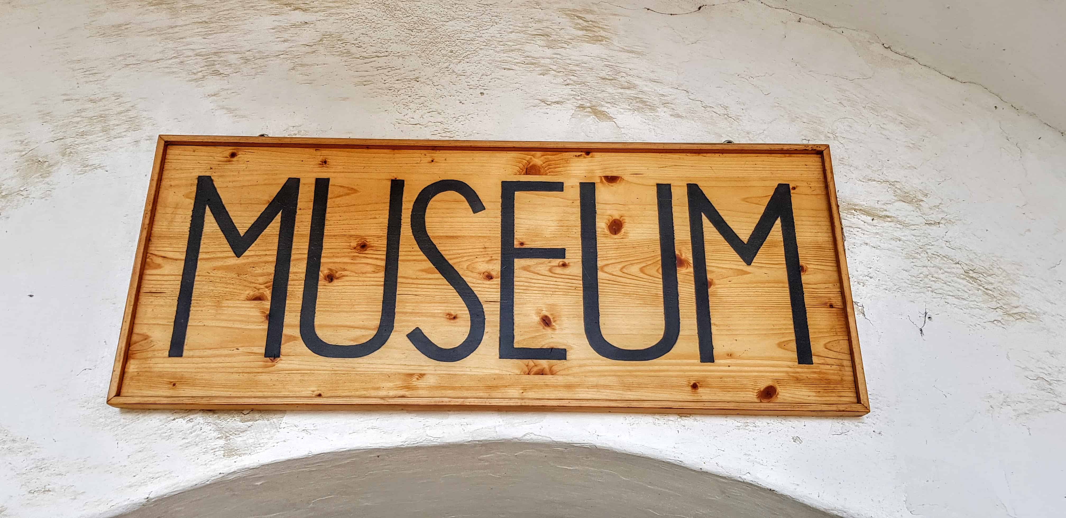 Museum - Beschilderung auf der Burg Hochosterwitz in Mittelkärnten