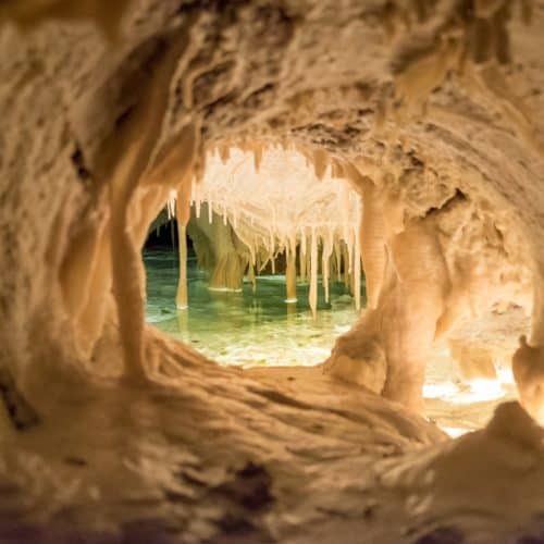 Der wunderschöne Sintersee in den in den Obir Tropfsteinhöhlen am Klopeinersee Südkärnten - Sehenswürdigkeiten Natur
