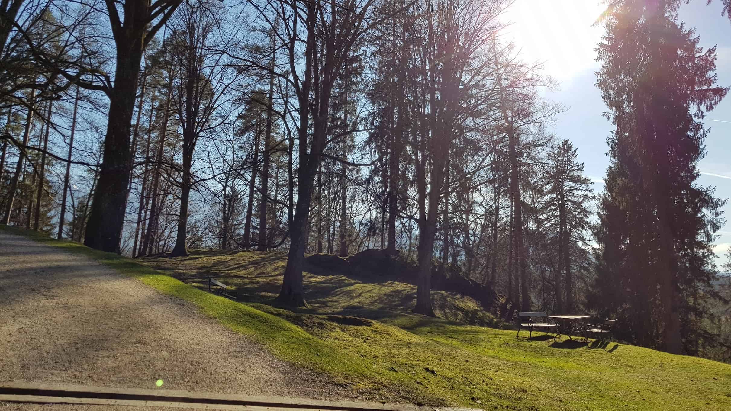 Rastplätze Tierpark Rosegg Kärnten bei Rundwanderung mit Kindern