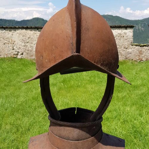 Liebevolle Details entlang der Wanderung bei einem Besuch auf der Burg Hochosterwitz in Kärnten - historische Sehenswürdigkeit.