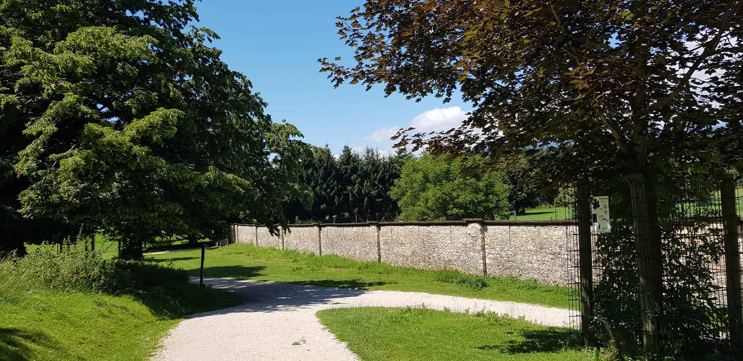 Rundgang historische Mauern Tierpark Rosegg Ausflug Kärnten