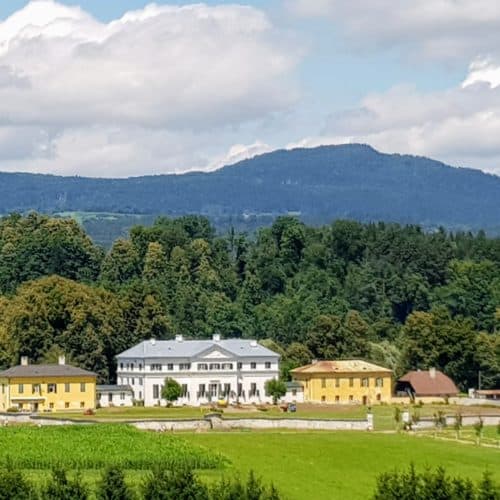 Sehenswürdigkeiten Kärnten Schloss Rosegg mit Tierpark und Labyrinth