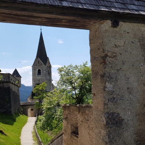 Tor zur Burgkirche auf der Burg Hochosterwitz in Österreich, Kärnten