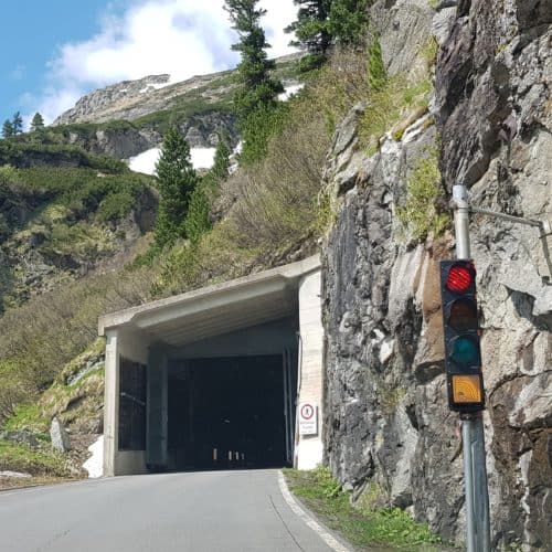 Mautstraße Auffahrt Malta Hochalmstraße - Ampel und Tunnel