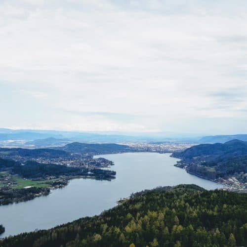 Urlaub in Kärnten - Ausflug zum Pyramidenkogel - Panoramablick auf Klagenfurt am Wörthersee