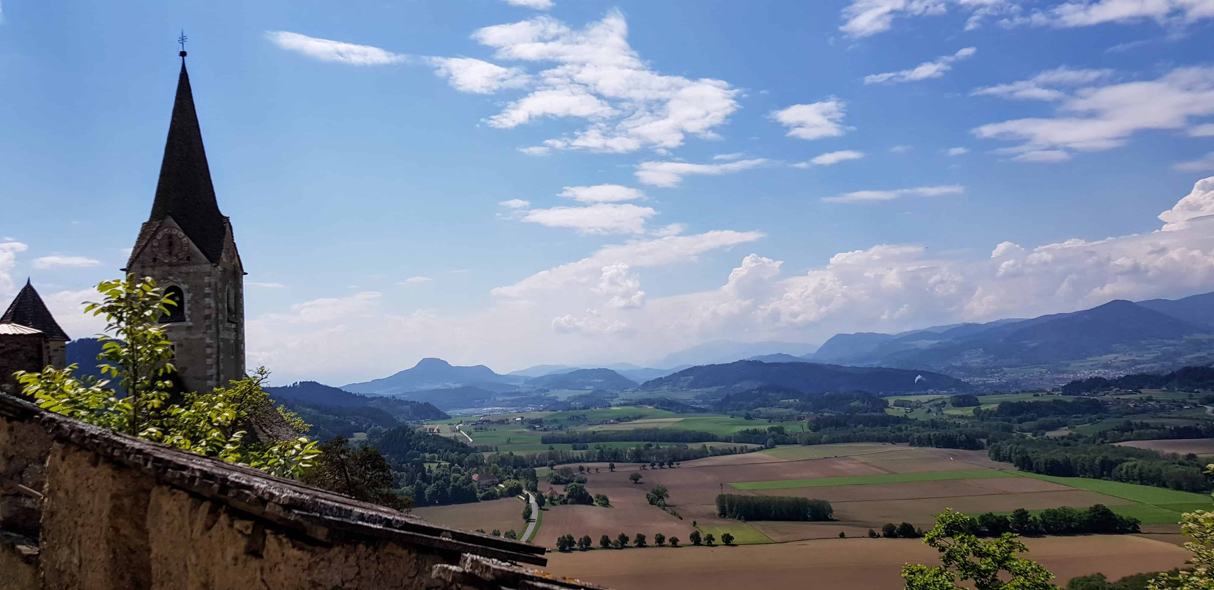 Panorama-Wanderung auf die Burg Hochosterwitz - Aussicht Richtung Klagenfurt am Wörthersee
