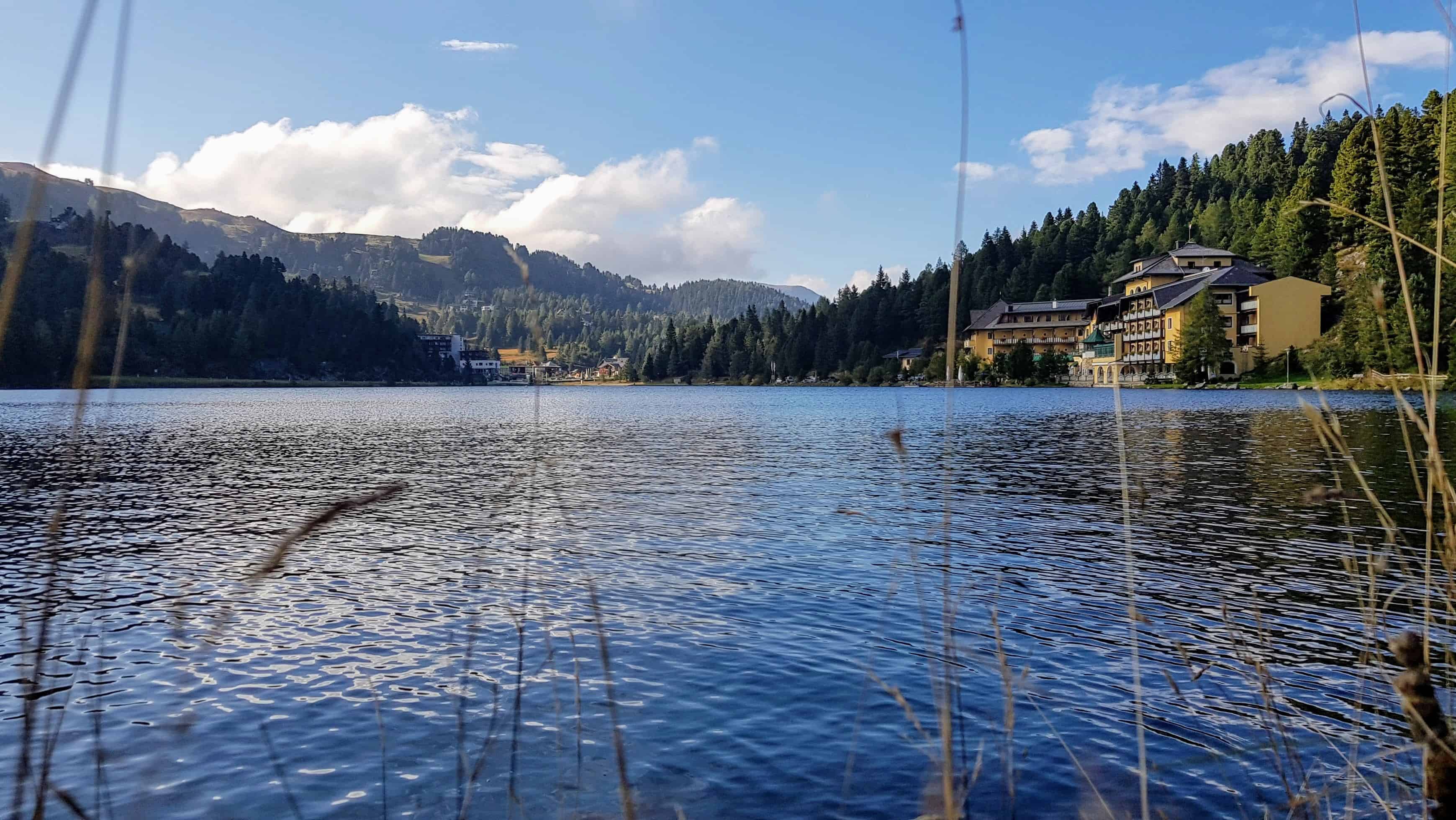 Turracher See als Ausflugstipp in der Region Nockberge bei der Grenze Kärnten und Steiermark auf der Turrach