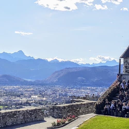 Aussicht Adlerarena Burg Landskron Flugschau Karawanken und Villach Blick