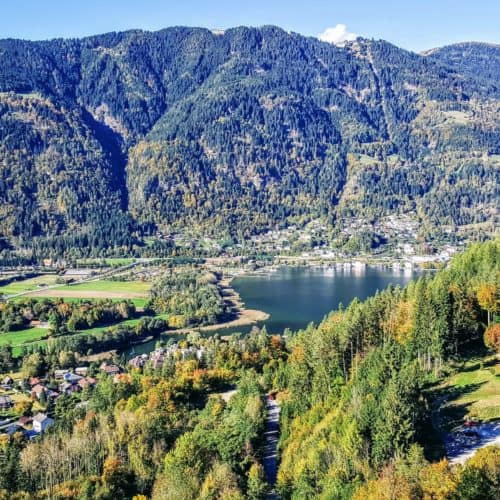 Blick auf Ossiacher See und Gerlitzen Alpe von Adlerarena Landskron Kärnten