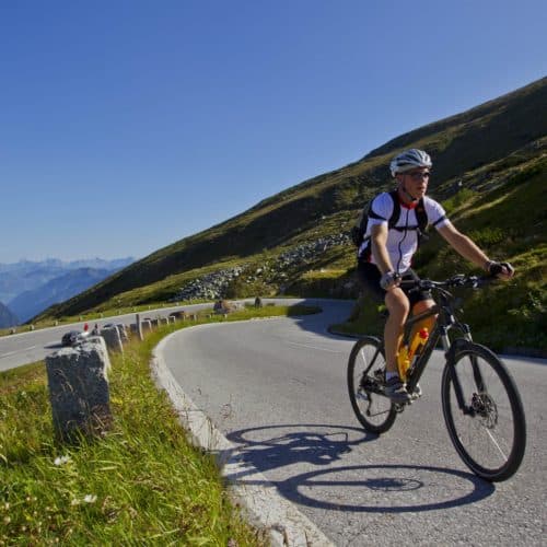 Radfahrer auf Großglockner Hochalpenstraße - Sehenswürdigkeit in Österreich