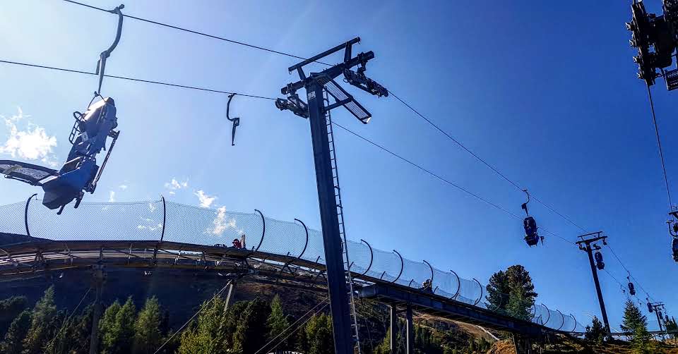 Rodeln und Abfahrt Nocky Flitzer Turracher Höhe auf Grenze Kärnten und Steiermark von Bergbahn Panoramabahn