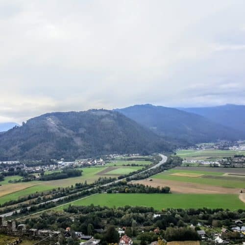 Panorama Blick Adlerarena Burg Landskron Richtung Treffen bei Villach Kärnten