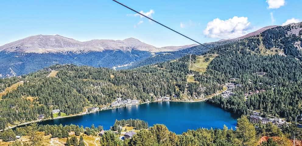 Turracher See als Ausflugstipp in der Region Nockberge bei der Grenze Kärnten und Steiermark auf der Turrach - Österreich