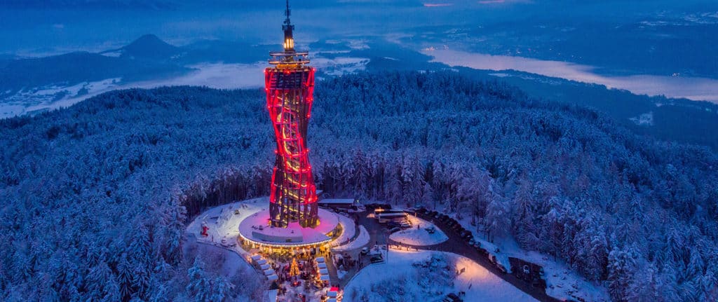 Adventmarkt am Pyramidenkogel über dem Wörthersee in Kärnten