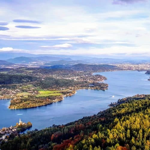 Ausflugsziele Kärnten: Pyramidenkogel im Herbst - Wörthersee Urlaub mit Blick auf Klagenfurt, Krumpendorf und Maria Wörth