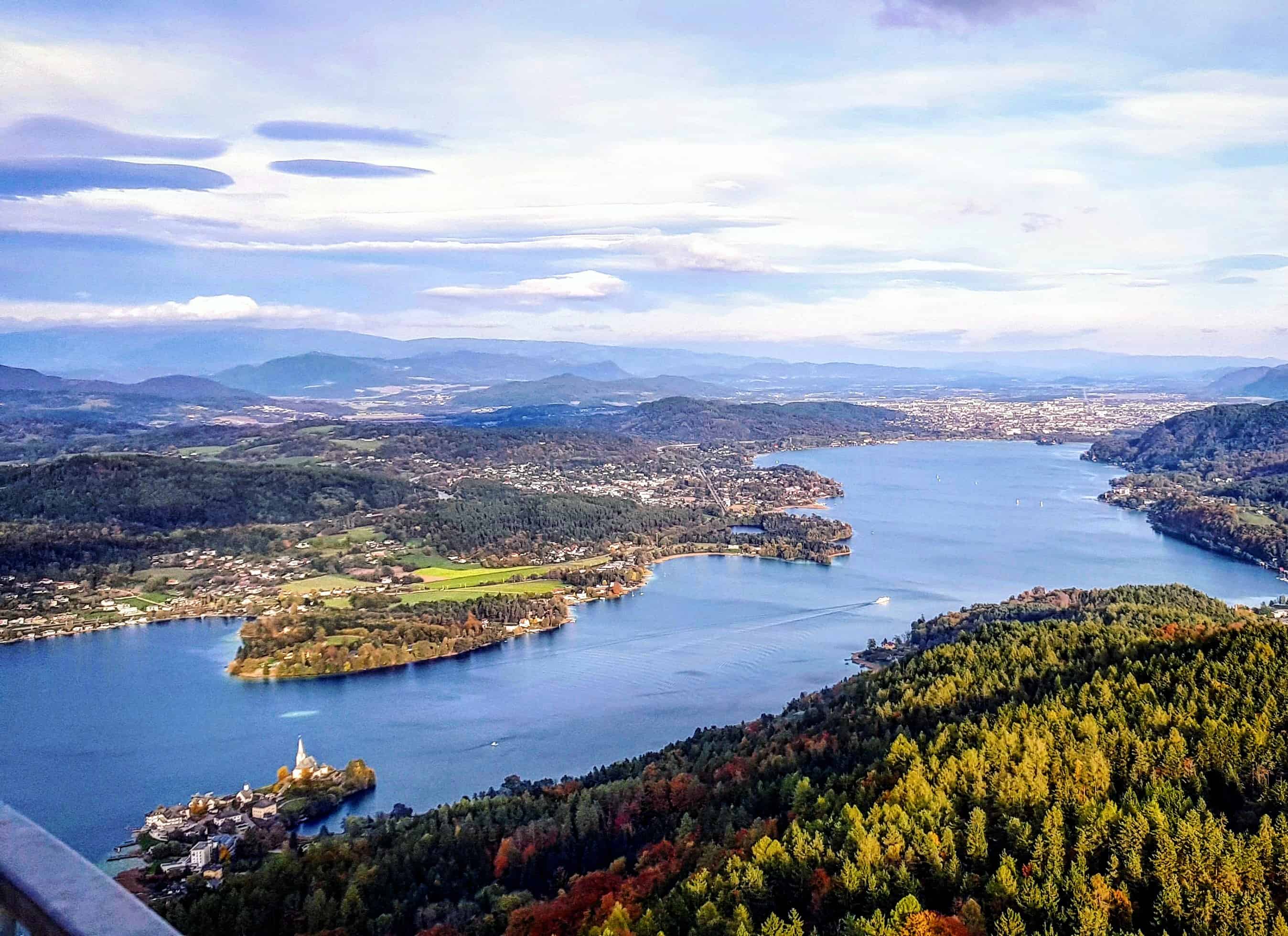 Ausflugsziele Kärnten: Pyramidenkogel im Herbst - Wörthersee Urlaub mit Blick auf Klagenfurt, Krumpendorf und Maria Wörth