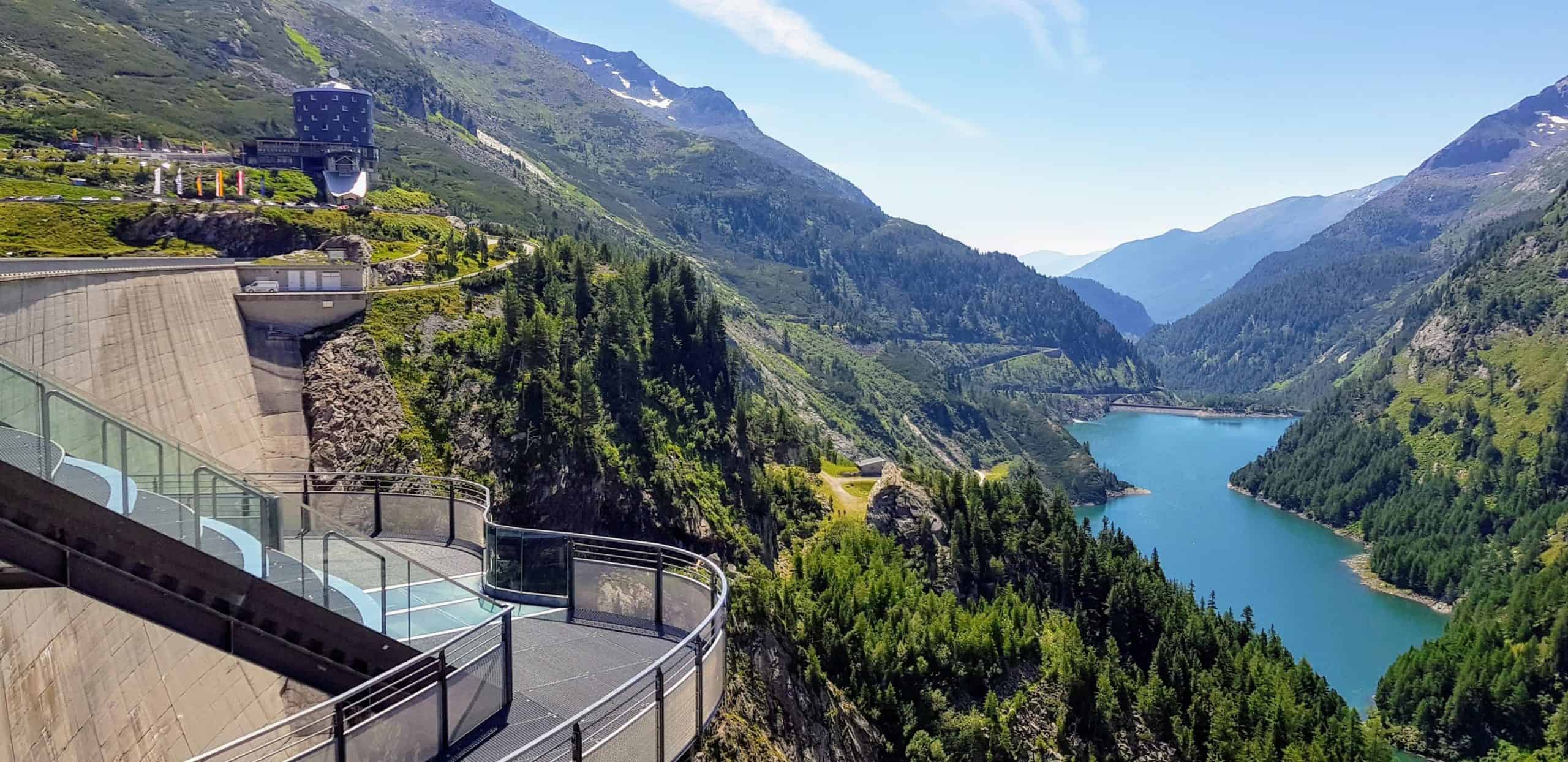 Aussichtsplattform auf Kölnbreinsperre - Österreichs höchste Staumauer und beliebtes Ausflugsziel in Kärnten