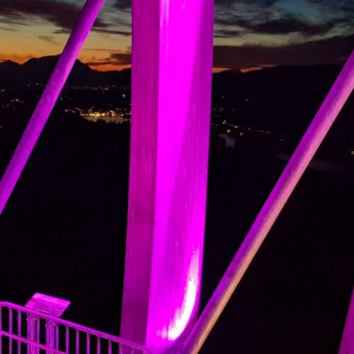 Abendliche Aussicht am Pyramidenkogel - Blick Richtung Velden am Wörthersee in Kärnten, Österreich