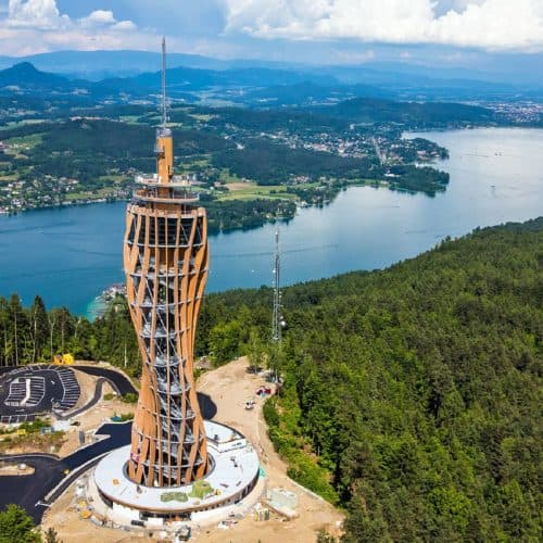 Pyramidenkogel in Kärnten am Wörthersee. Sehenswürdigkeit in Österreich