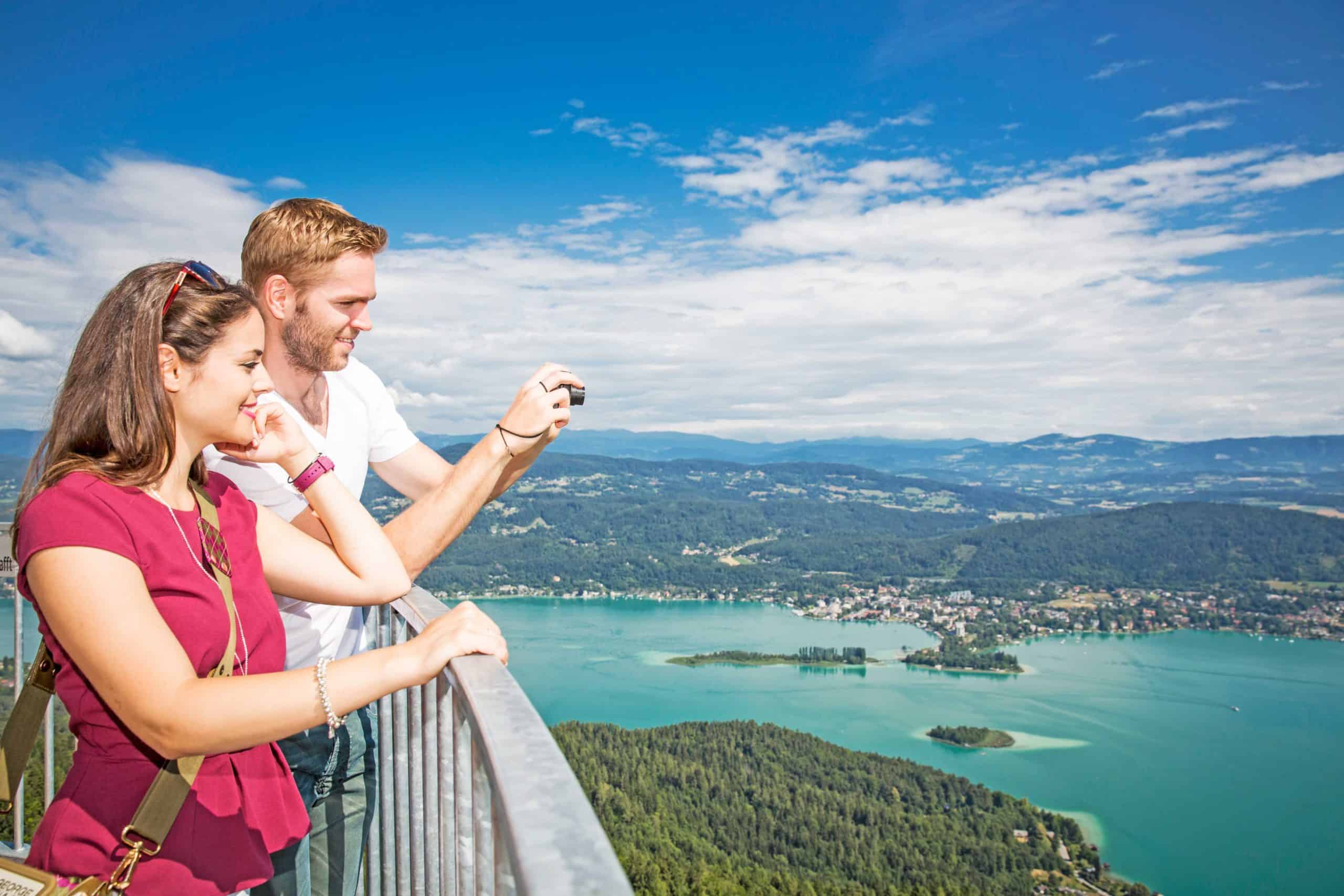 Die schönsten Ausflüge in Kärnten: Pyramidenkogel mit traumhafter Aussicht auf den Wörthersee. Kärntens TOP-10 Ausflugsziele - Österreich Urlaub