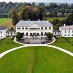 Das Schloss Rosegg im gleichnamigen Tierpark in Kärnten Nähe Velden am Wörthersee