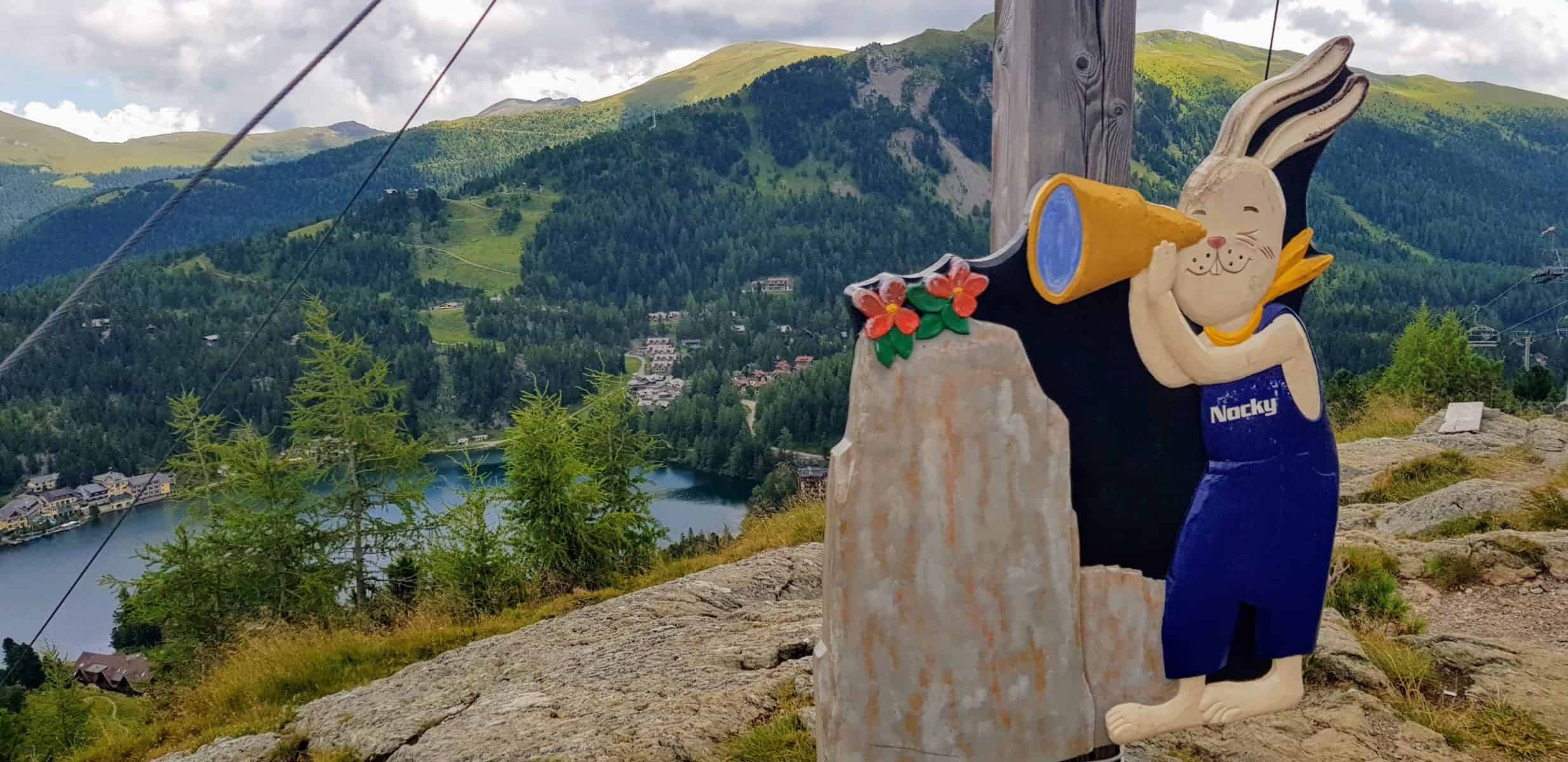 Ausflugsziele Kärnten Wandern auf der Turracher Höhe mit Blick auf Turracher See bei Panoramabahn