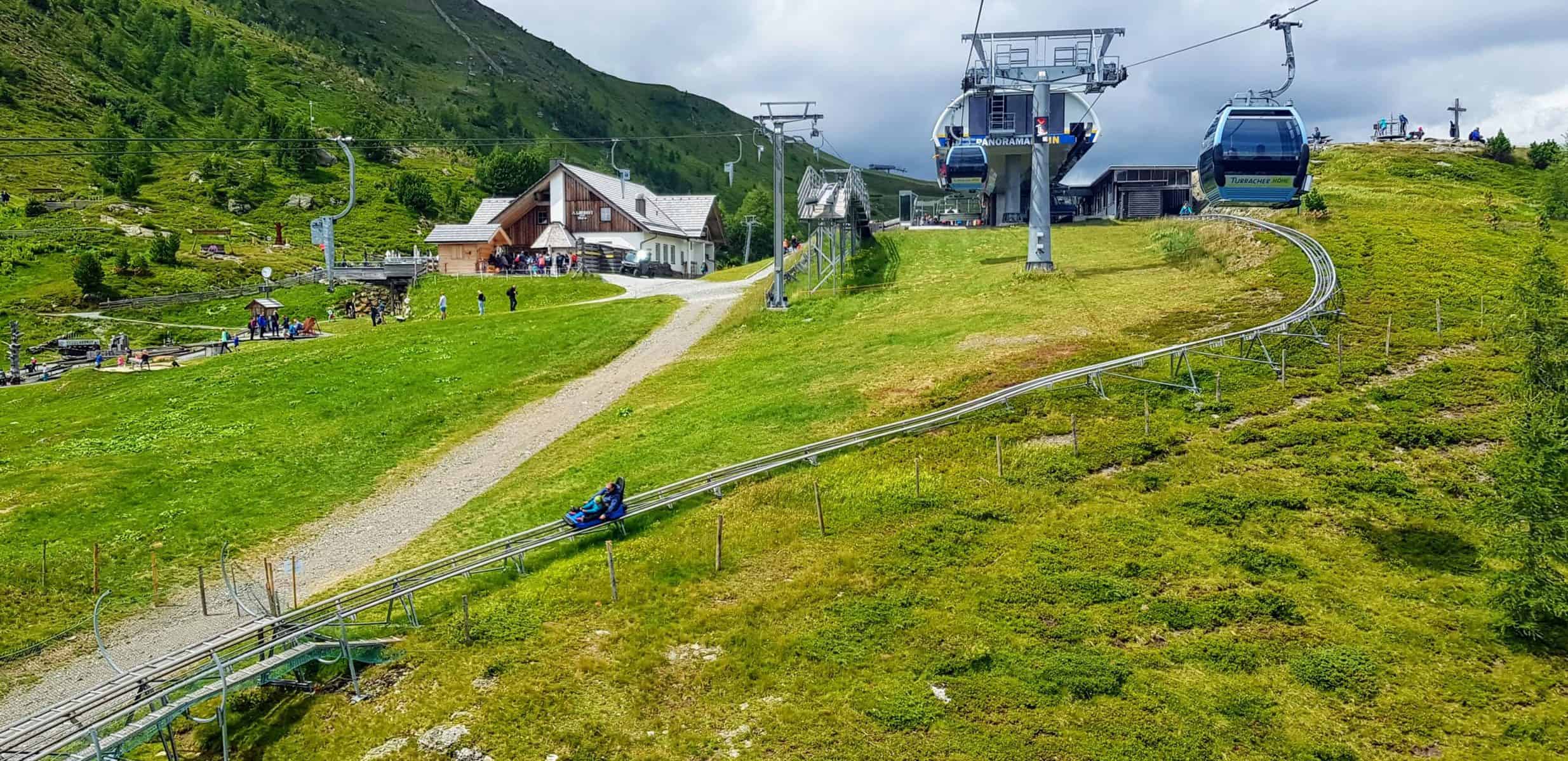 Panoramabahn Turracher Höhe mit Rodelbahn Nocky Flitzer, Kinderspielplatz Nockys Almzeit und Hütte