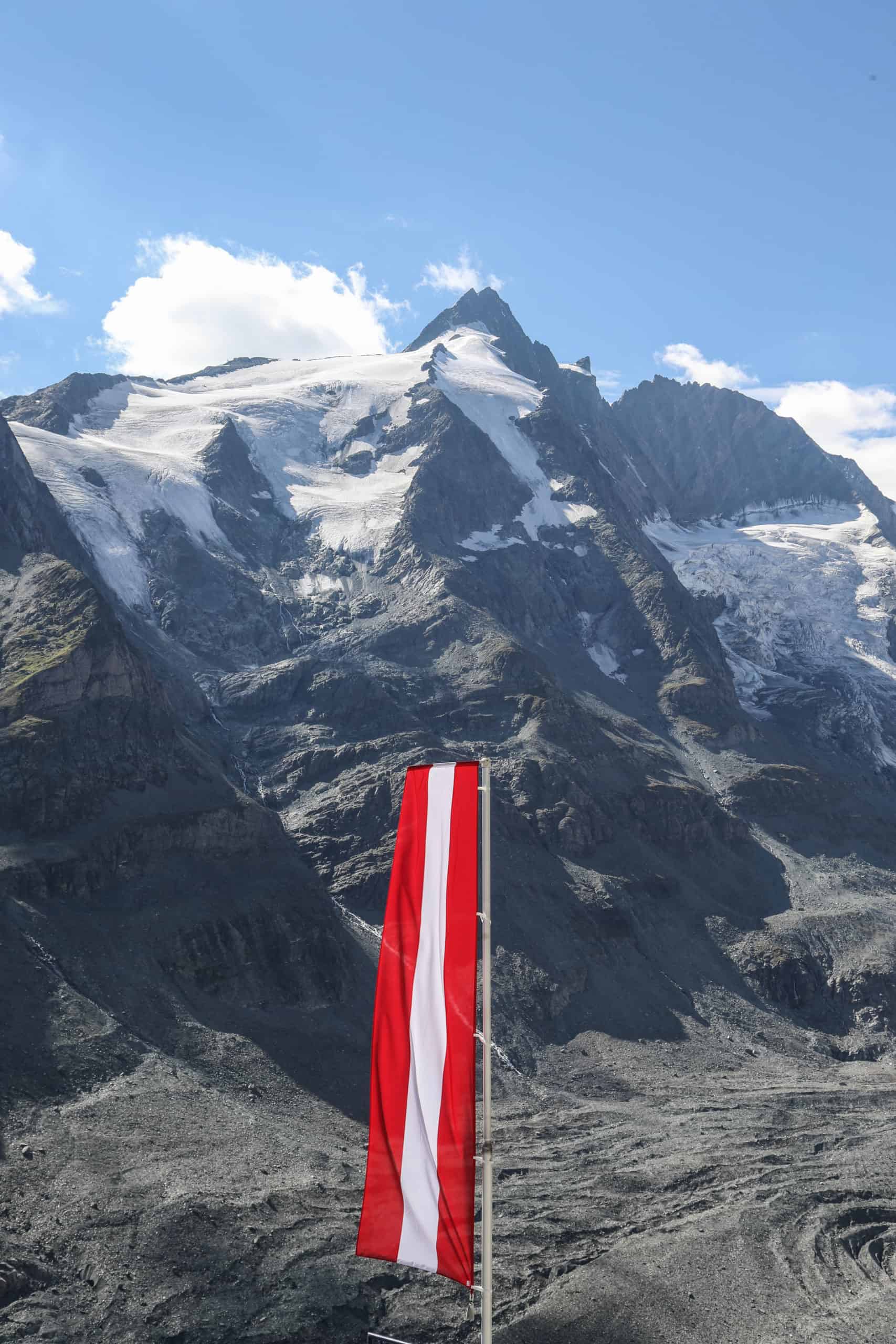 Der Großglockner im Nationalpark Hohe Tauern in den Bundesländern Kärnten & Tirol in Österreich