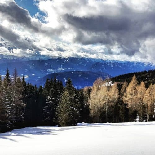 Winter wandern Gerlitzen Alpe in der Region Villach Ossiacher See in Kärnten, Österreich. Winterlandschaft.