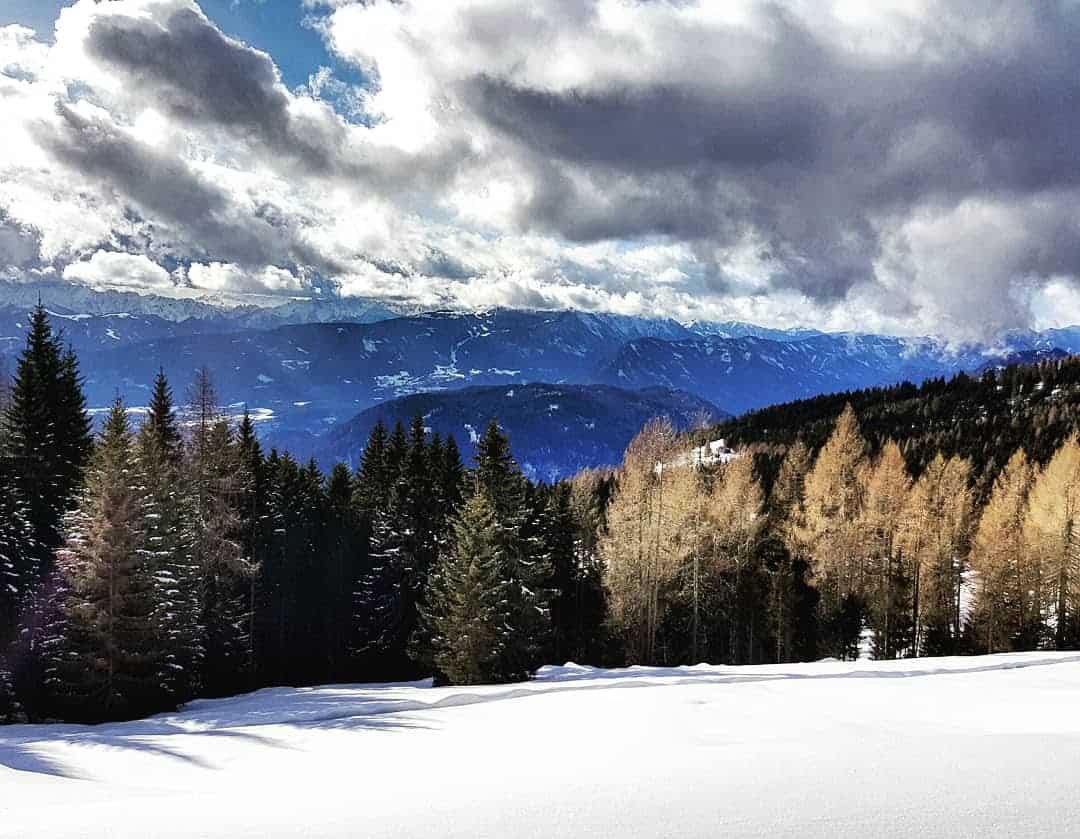 Winter wandern Gerlitzen Alpe in der Region Villach Ossiacher See in Kärnten, Österreich. Winterlandschaft.