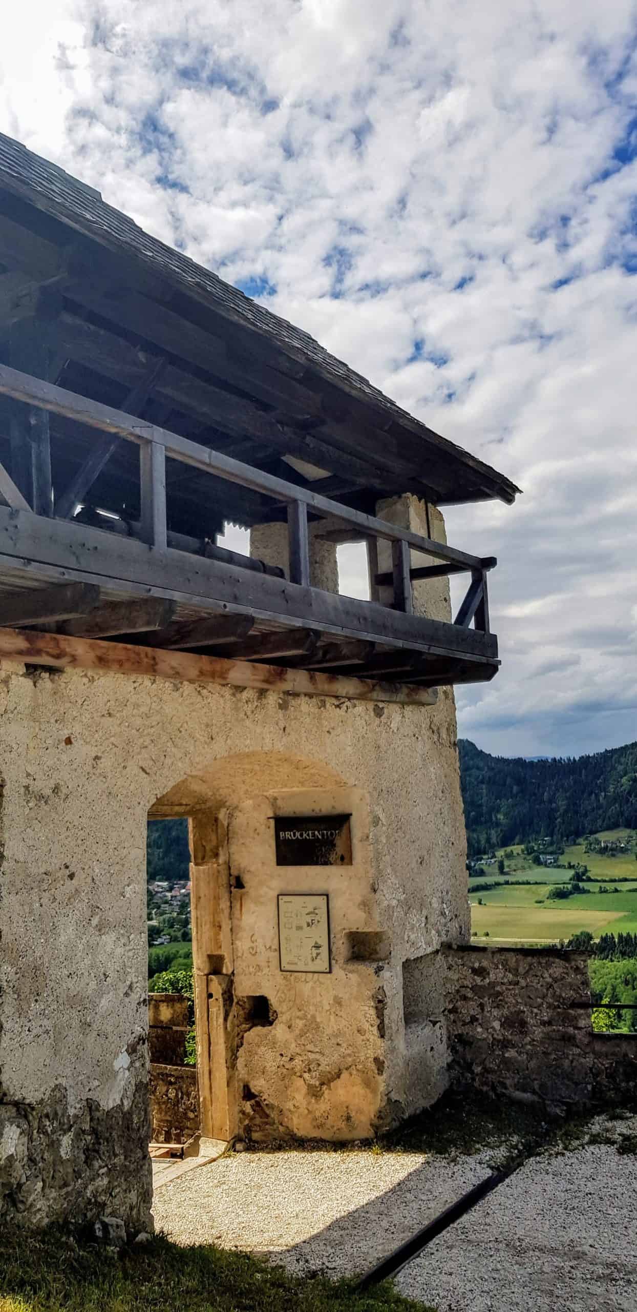Historisches Brückentor zur Verteidigung von Feinden im Mittelalter - Sehenswürdigkeit in Österreich, Kärnten