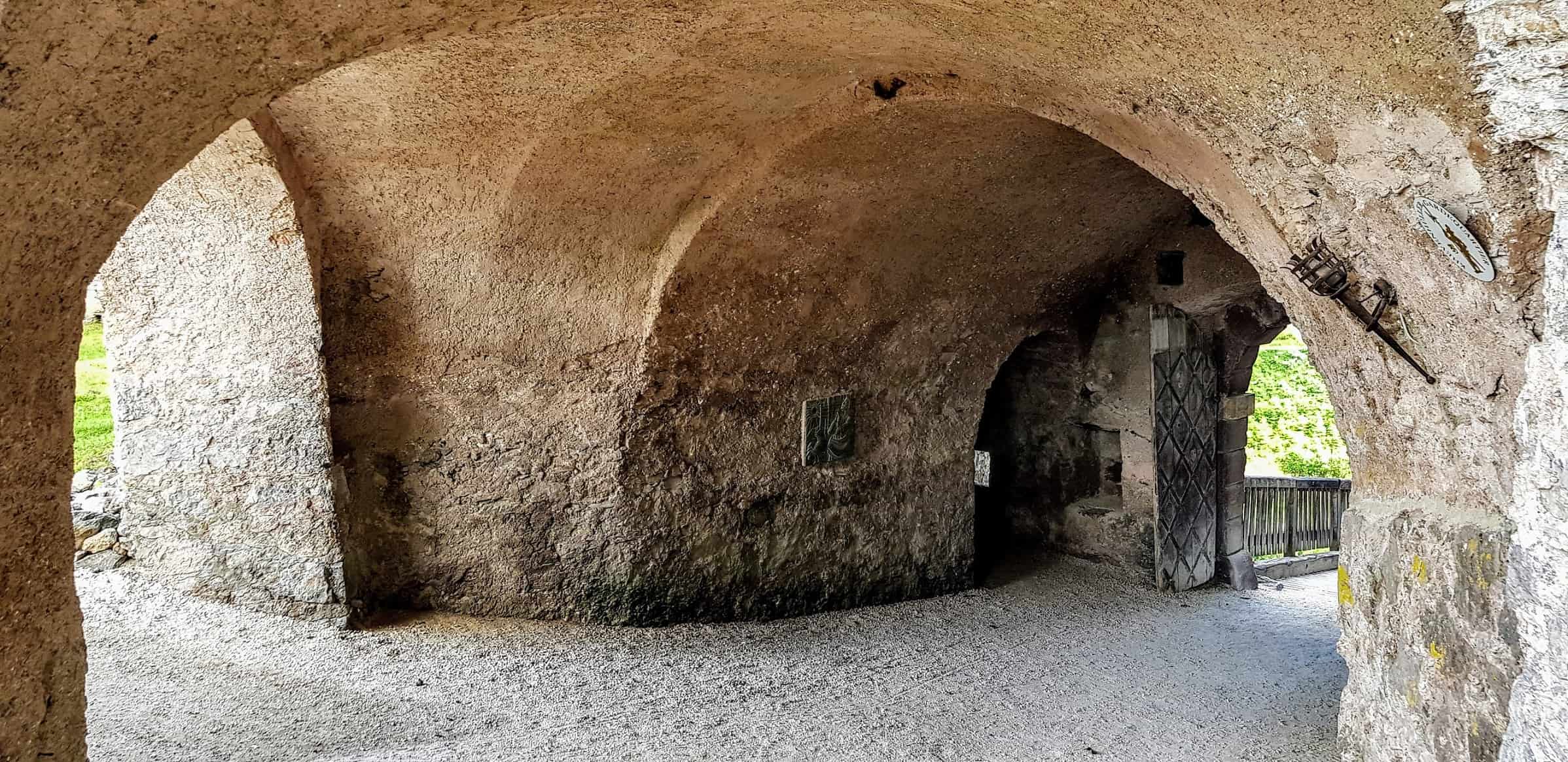 Burgtore Hochosterwitz - schöne Wanderung zu einem der beliebtesten Ausflugsziele in Mittelkärnten, Nähe Klagenfurt am Wörthersee